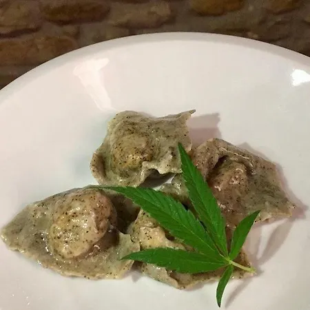 La Taverna مكان تخييم *